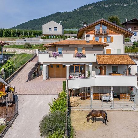 Horse House Bed & Breakfast Romallo Bagian luar foto