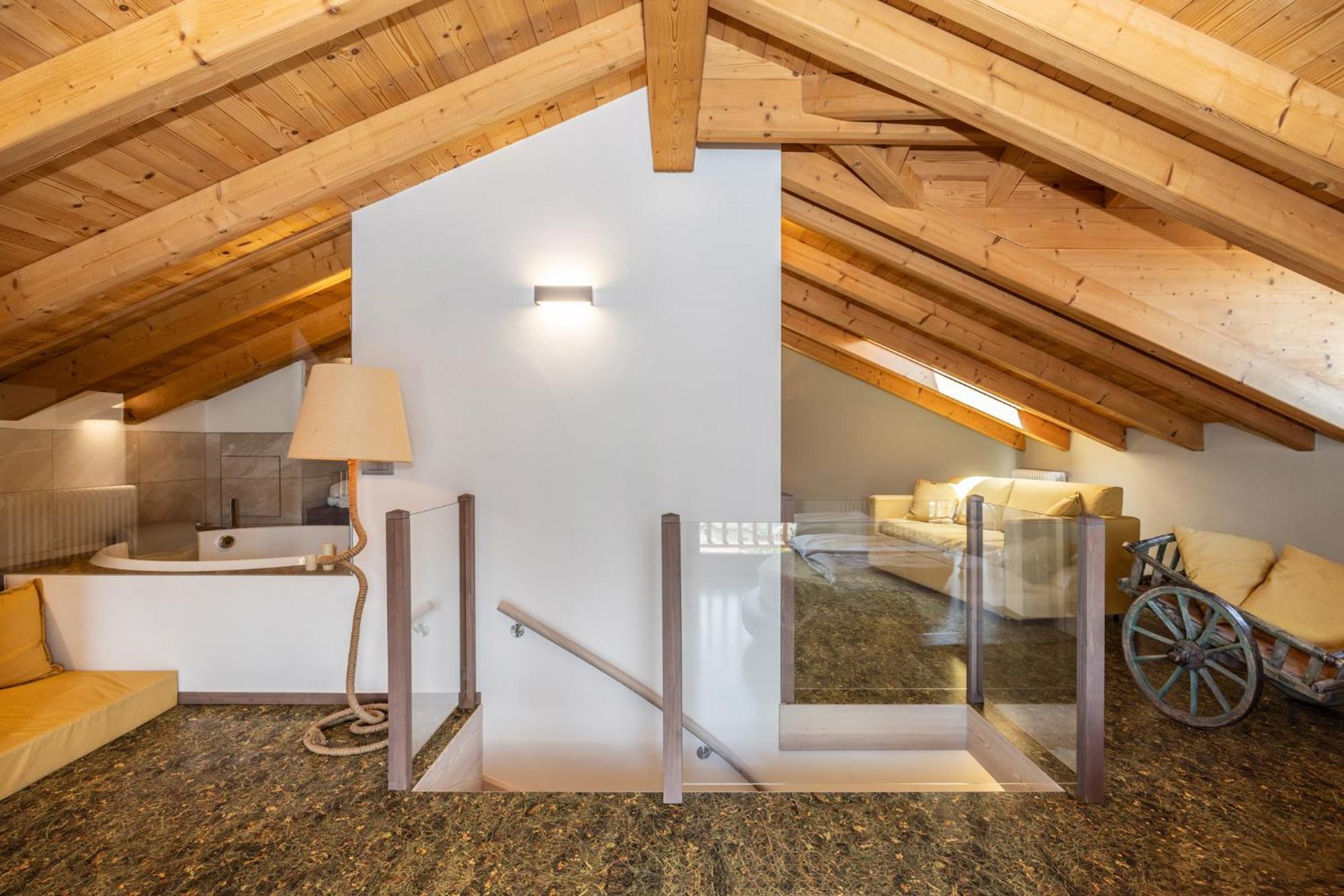 Horse House Bed & Breakfast Romallo Bagian luar foto
