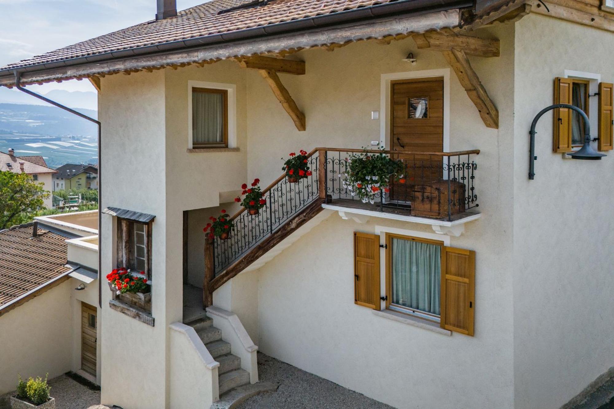 Horse House Bed & Breakfast Romallo Bagian luar foto