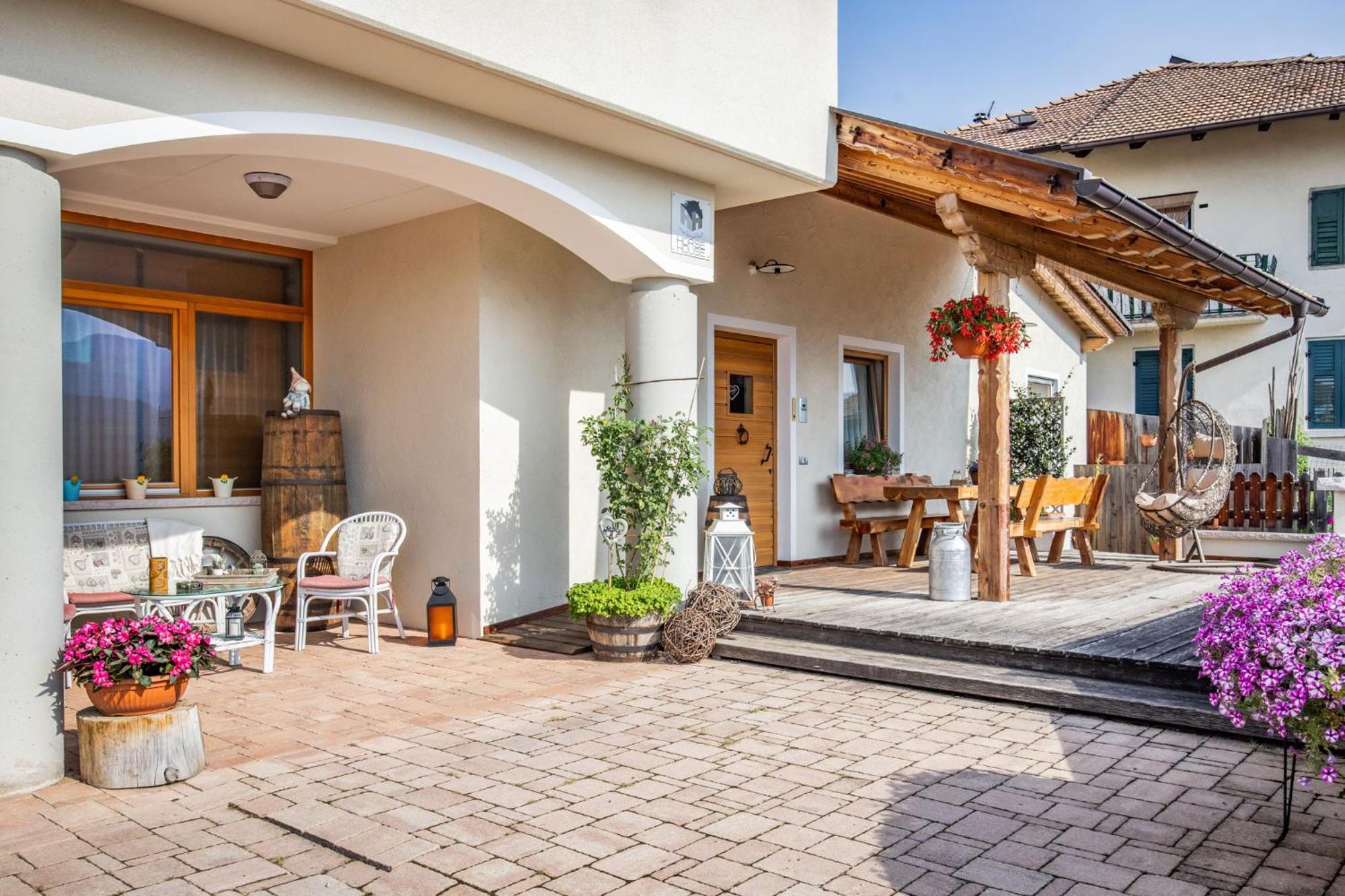 Horse House Bed & Breakfast Romallo Bagian luar foto